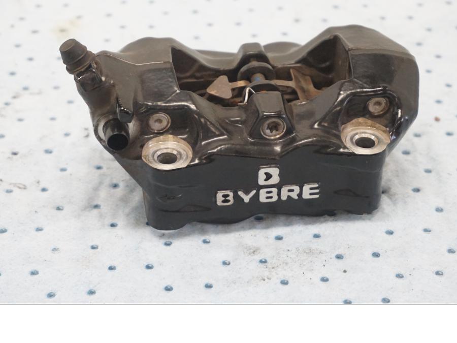 Framsidan på Bromsok från en KTM 125 Duke -2017 motorcykel.