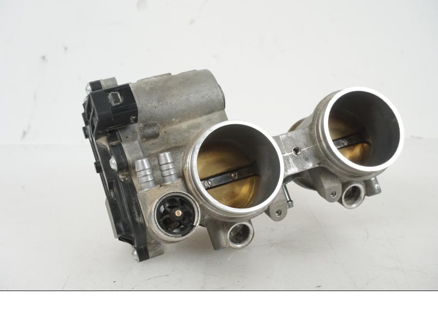 Framsidan på Spjällhus från en BMW F 750 GS -2019 motorcykel.