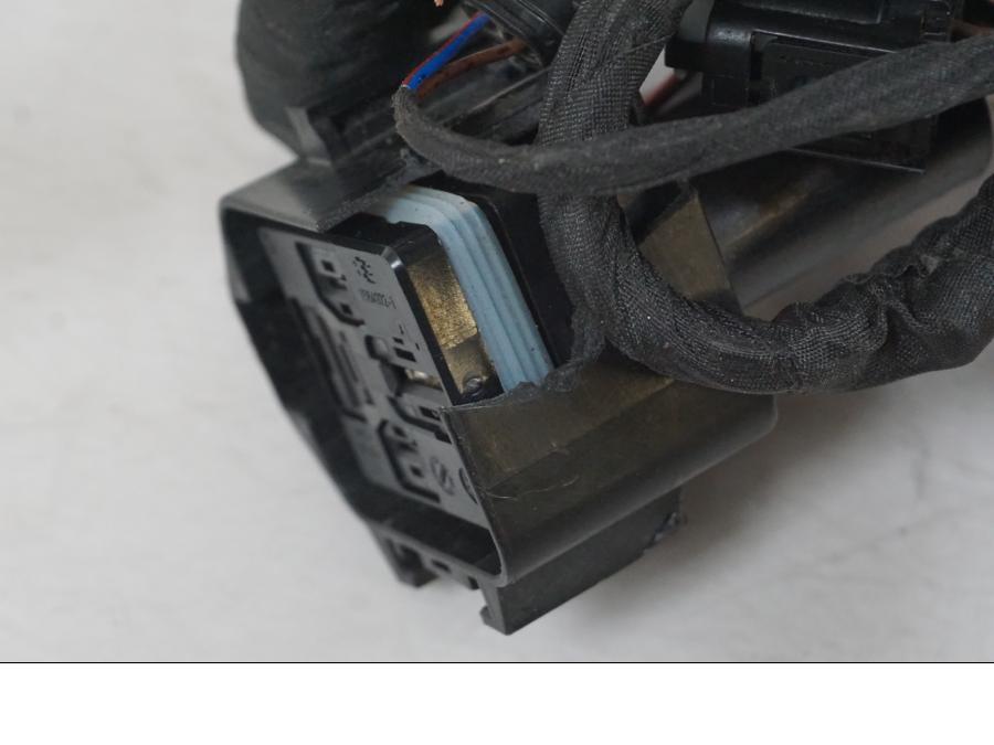 Extrabild4 på Kabelstam från en BMW R 1250 GS -2021 motorcykel.