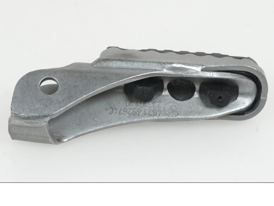 Baksidan på Fotpinne från en BMW R NineT -2022 motorcykel.