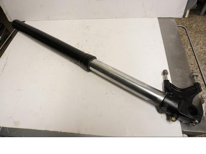 Framsidan på Gaffelben från en KTM 690 SMC -2008 motorcykel.