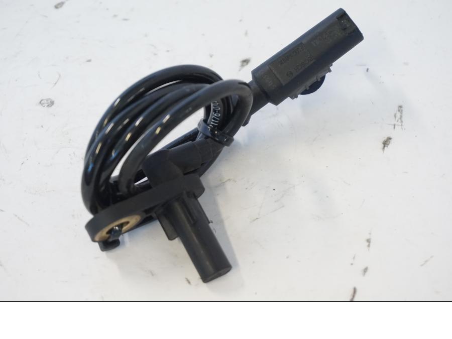 Baksidan på ABS givare från en Kawasaki ER-6N -2012 motorcykel.