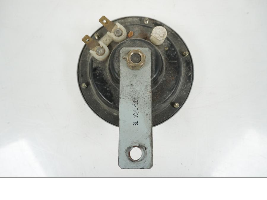 Snett uppifrån på Signalhorn / Tuta från en Suzuki GS 1000 -1978 motorcykel.