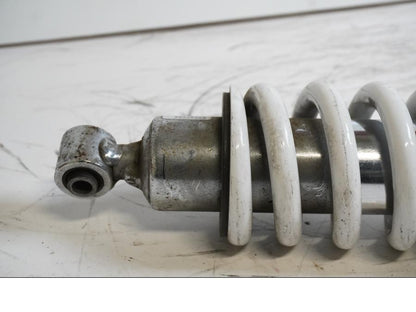 Baksidan på Stötdämpare från en BMW K 1200 RS -1998 motorcykel.