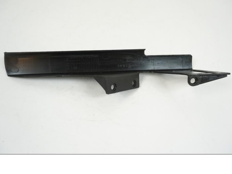 Snett uppifrån på Kedjeskydd från en Suzuki GSX-R 1000 -2003 motorcykel.