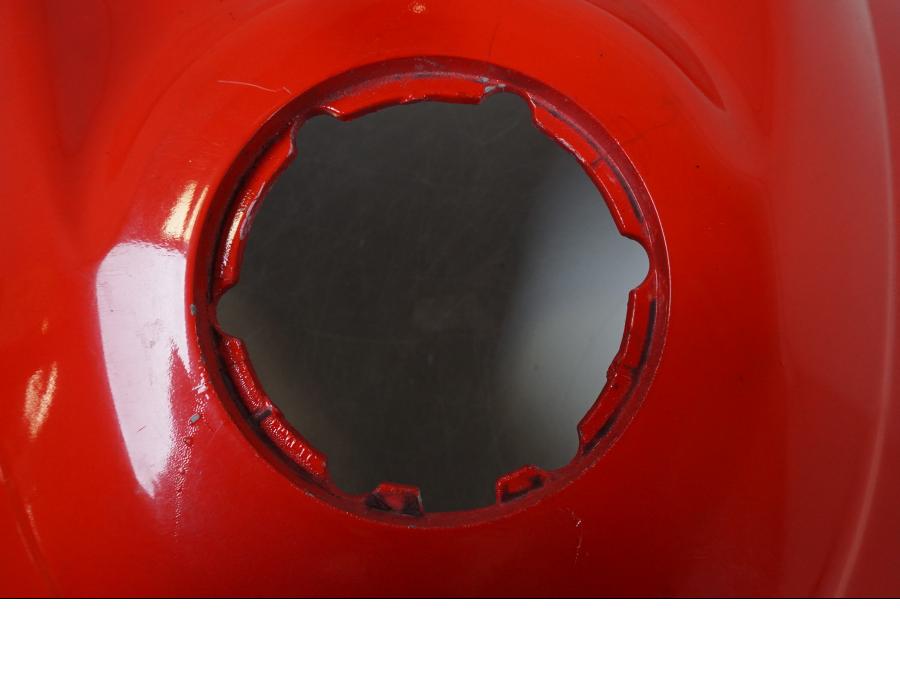 Vänster sida på Bensintankskåpa från en Aprilia RS 125 -2008 motorcykel.