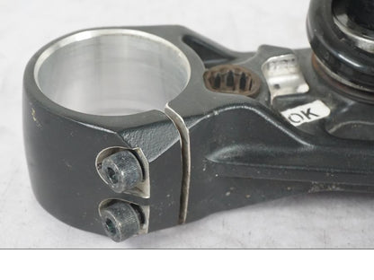 Höger sida på Gaffelkrona från en KTM 390 Duke -2018 motorcykel.