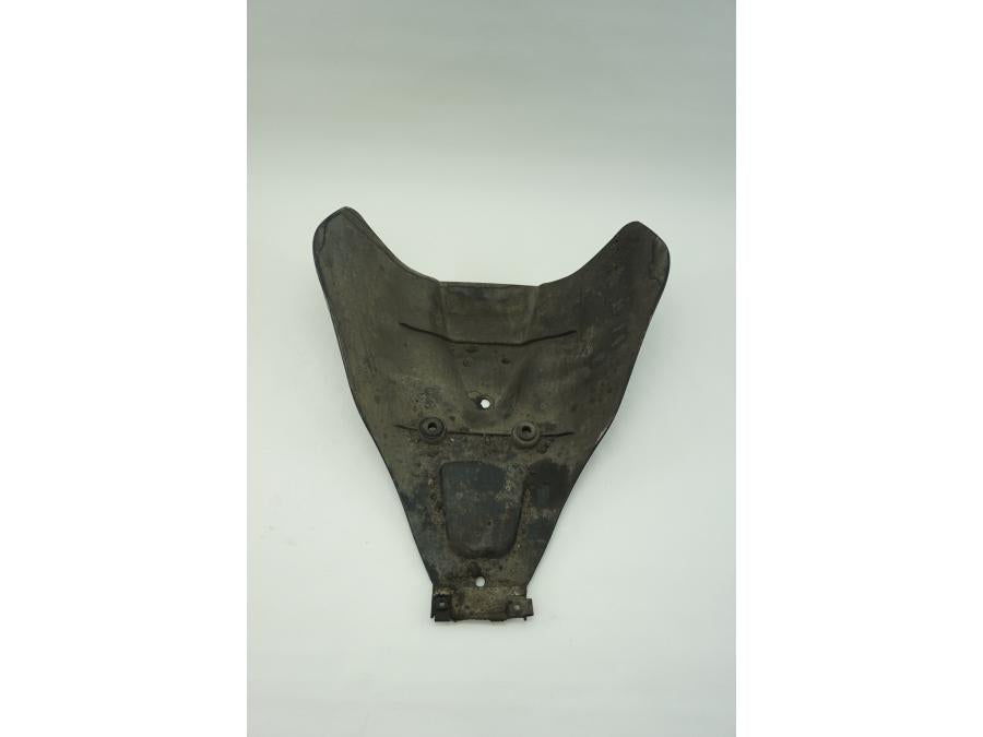 Baksidan på Magkåpa från en Suzuki GSX 1300 R -2003 motorcykel.