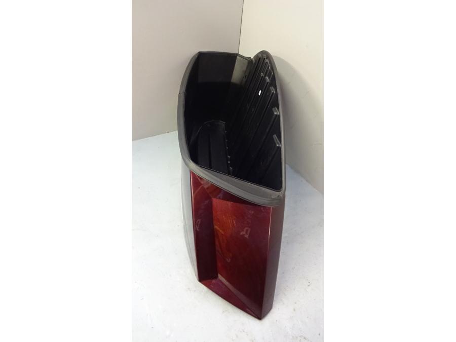 Höger sida på Sidoväska från en Victory Cross Country -2015 motorcykel.