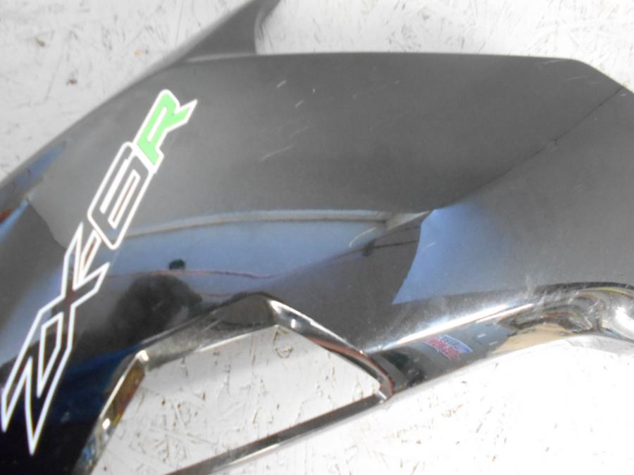 Baksidan på Sidkåpa från en Kawasaki ZX-6R -2019 motorcykel.