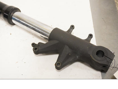 Baksidan på Gaffelben från en Honda CTX 1300 -2014 motorcykel.