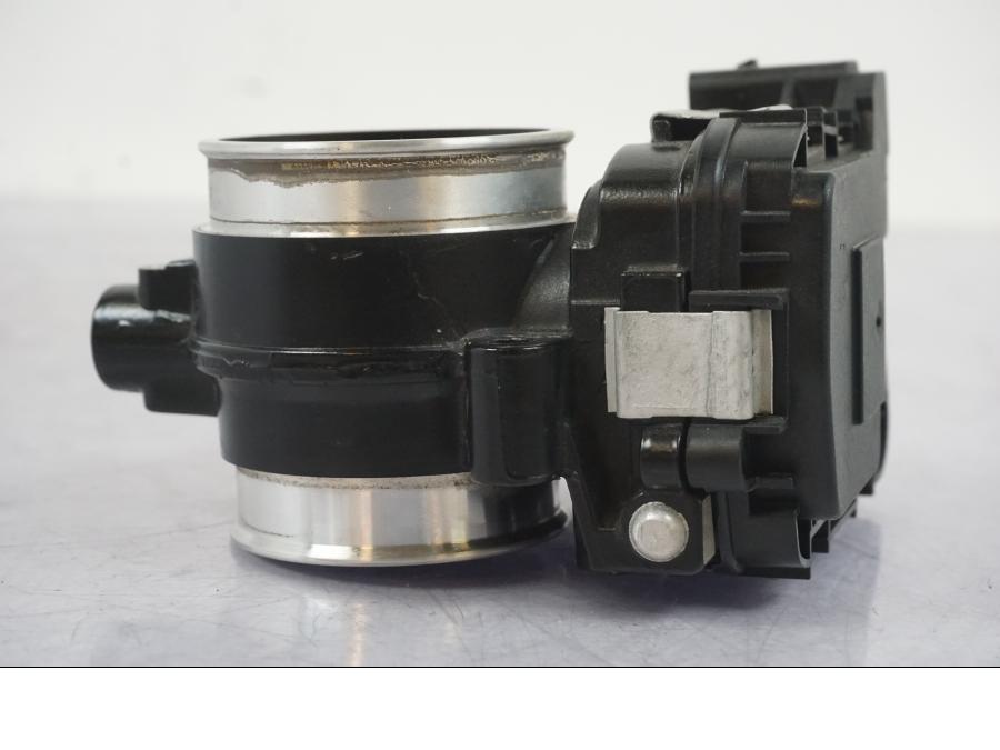 Extrabild2 på Spjällhus från en BMW R 1200 GS -2018 motorcykel.