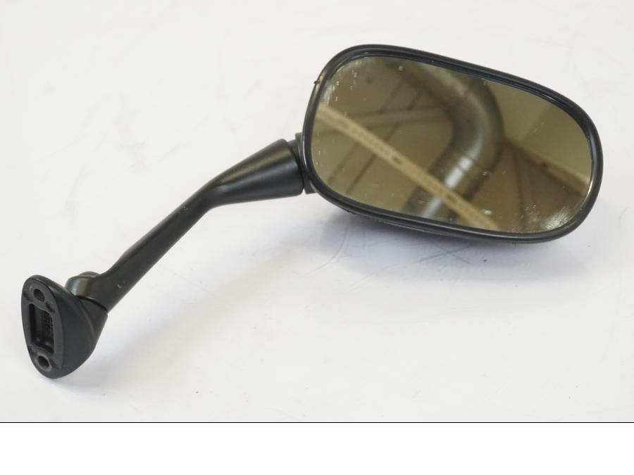 Framsidan på Backspegel från en Honda NT 700 -2008 motorcykel.