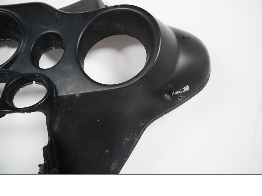 Snett uppifrån på Instrumentkåpa från en H-D Touring Street Glide FLHX -2009 motorcykel.