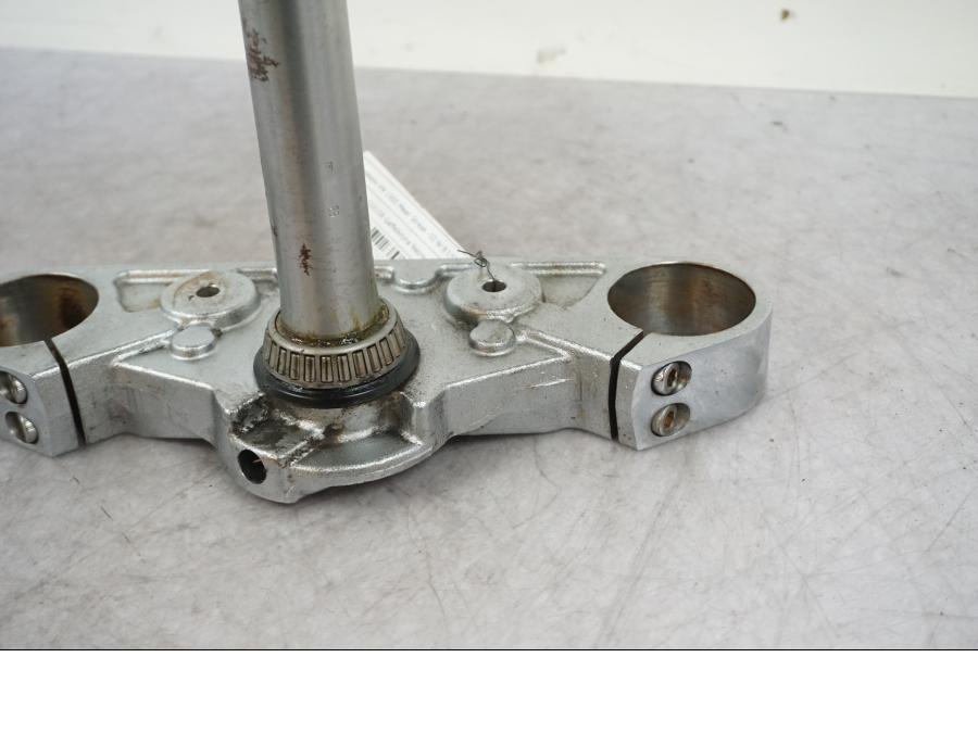 Höger sida på Gaffelkrona från en Kawasaki VN 1500 Mean Streak -2002 motorcykel.