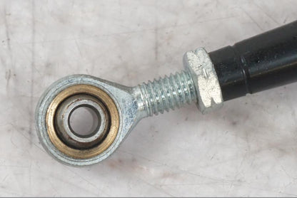 Snett nerifrån på Växellänkage från en KTM 1290 Super Duke R -2022 motorcykel.