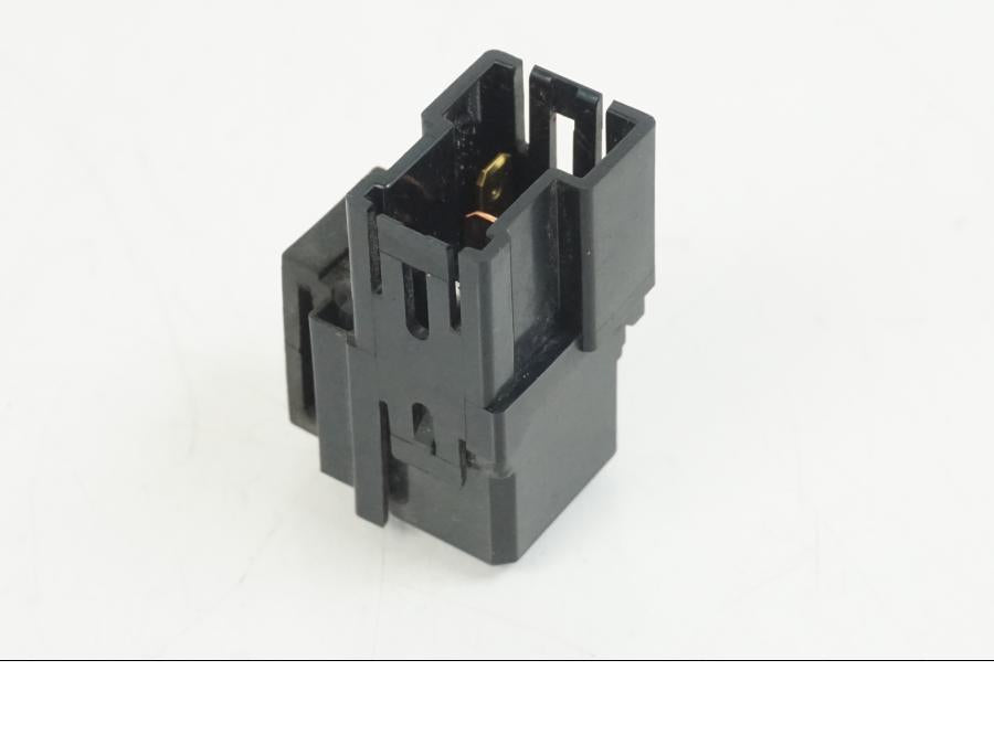 Framsidan på Relä från en Yamaha XT 660 X -2005 motorcykel.