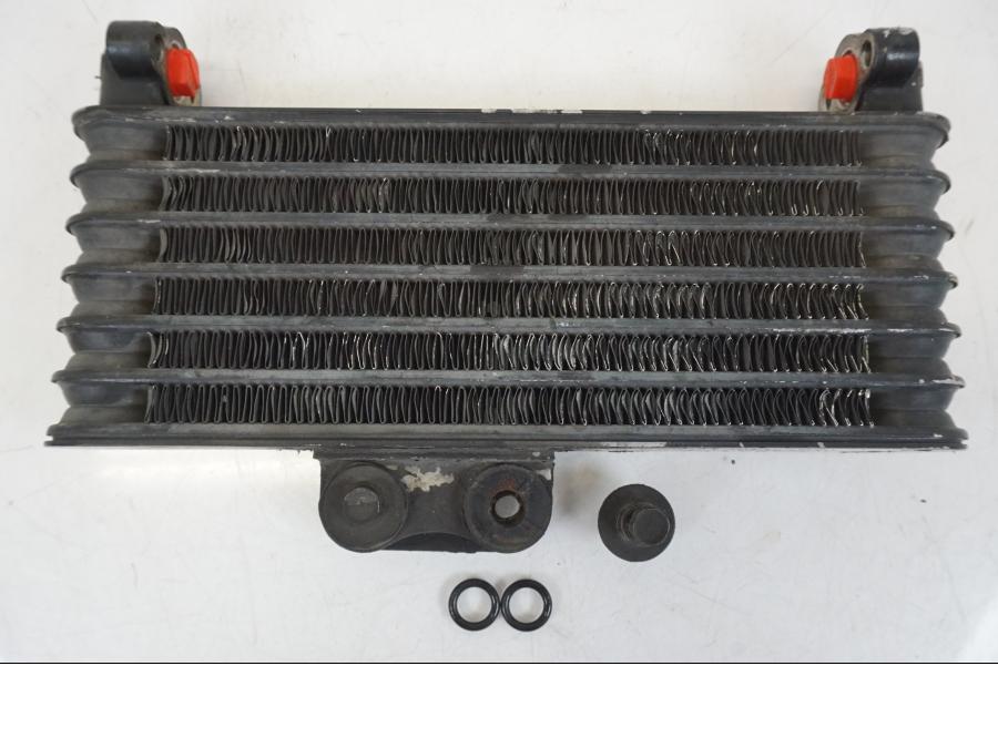 Framsidan på Oljekyl från en Honda CB 750 -2002 motorcykel.