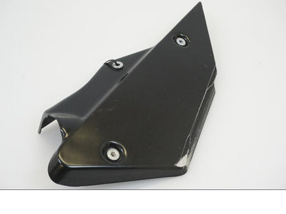 Framsidan på Värmeskydd från en Kawasaki ZX-10R -2008 motorcykel.