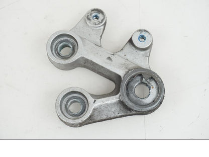 Framsidan på Fotpinnefäste från en Suzuki GSX-R 1000 -2007 motorcykel.