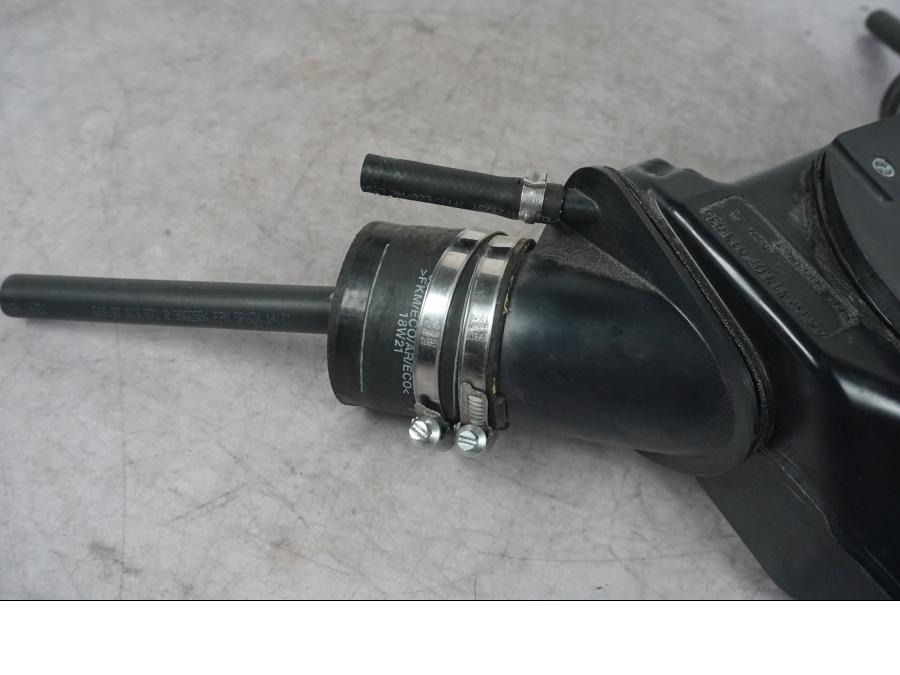 Vänster sida på Bensintank från en KTM 1290 Super Adventure S -2022 motorcykel.