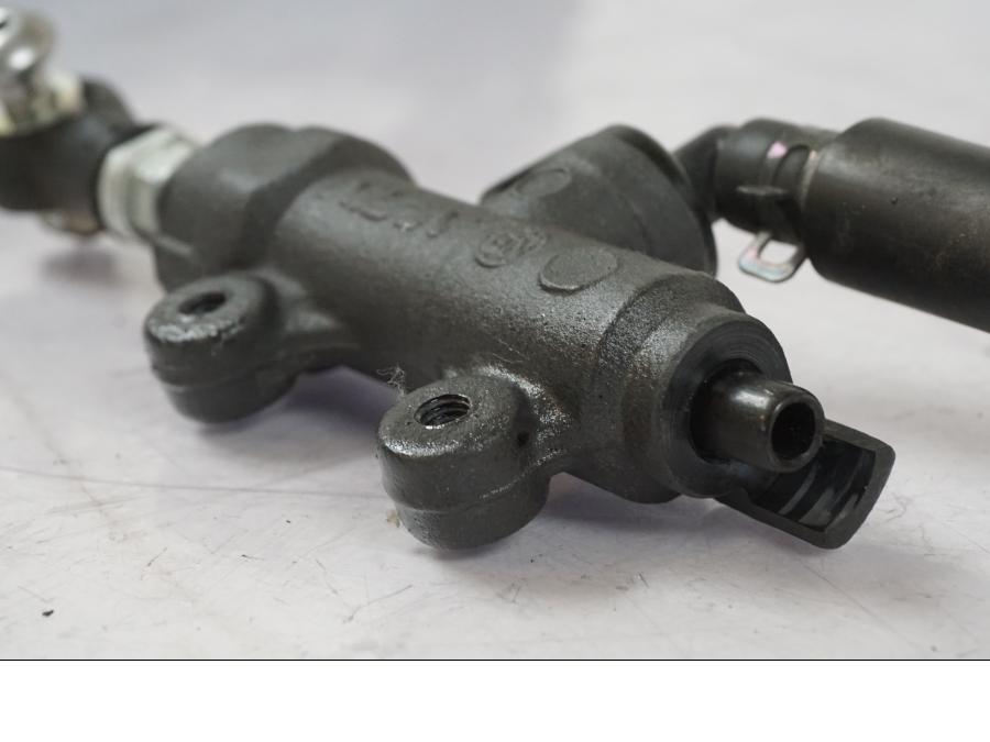 Höger sida på Bromshuvudcylinder från en Honda CBR 1000 RR -2007 motorcykel.