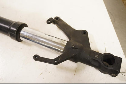 Vänster sida på Gaffelben från en Yamaha FZ-1 N -2007 motorcykel.