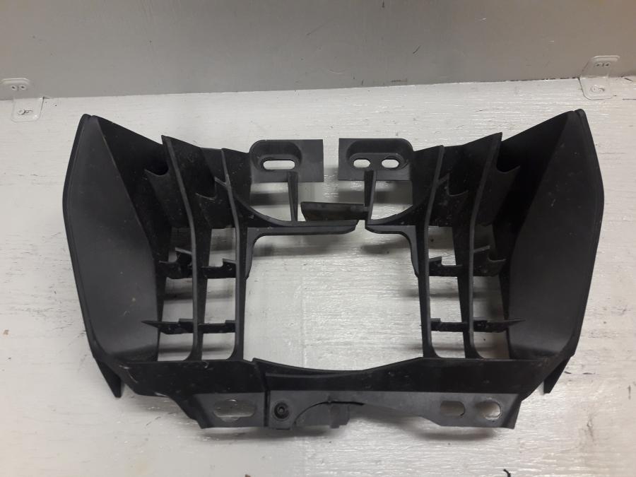 Framsidan på Vattenkylgaller från en KTM 125 Duke -2017 motorcykel.