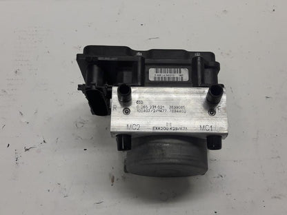 Framsidan på ABS Modulator från en BMW F 800 ST -2010 motorcykel.