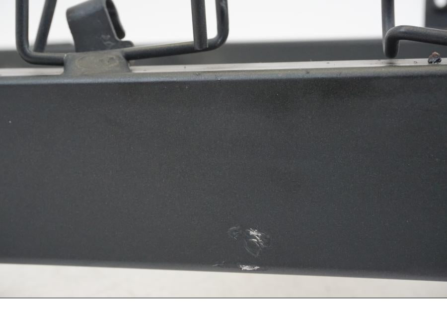 Snett nerifrån på Sving från en Kawasaki NINJA 400 -2020 motorcykel.