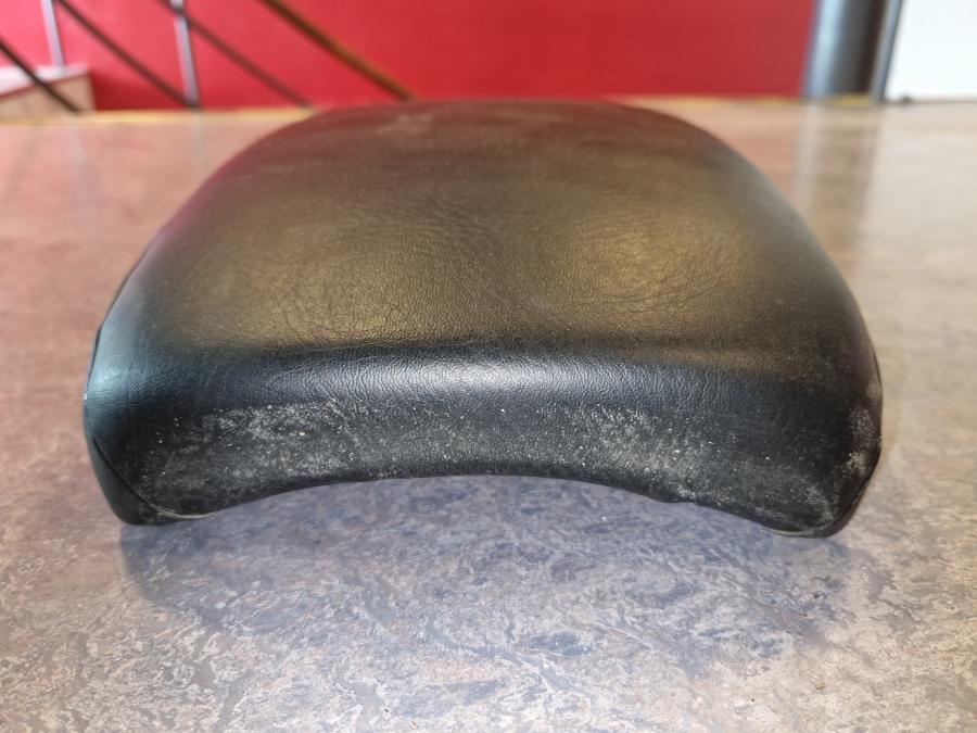 Snett uppifrån på Sadel från en Yamaha XVS 650 -1997 motorcykel.