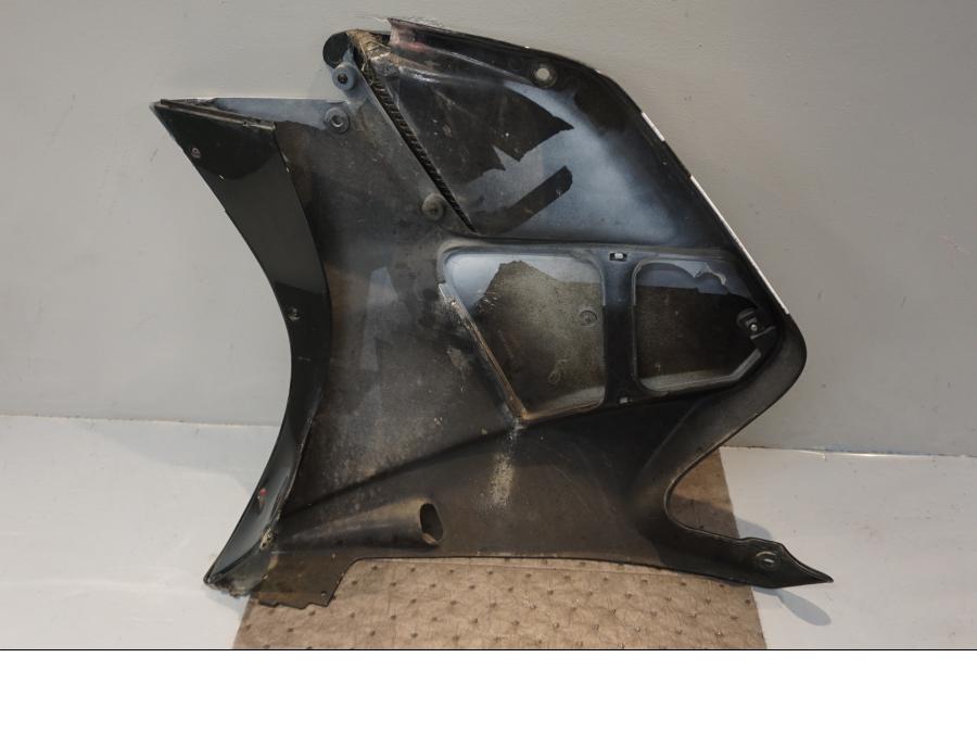 Snett uppifrån på Sidkåpa från en Honda NSR 125 -1998 motorcykel.