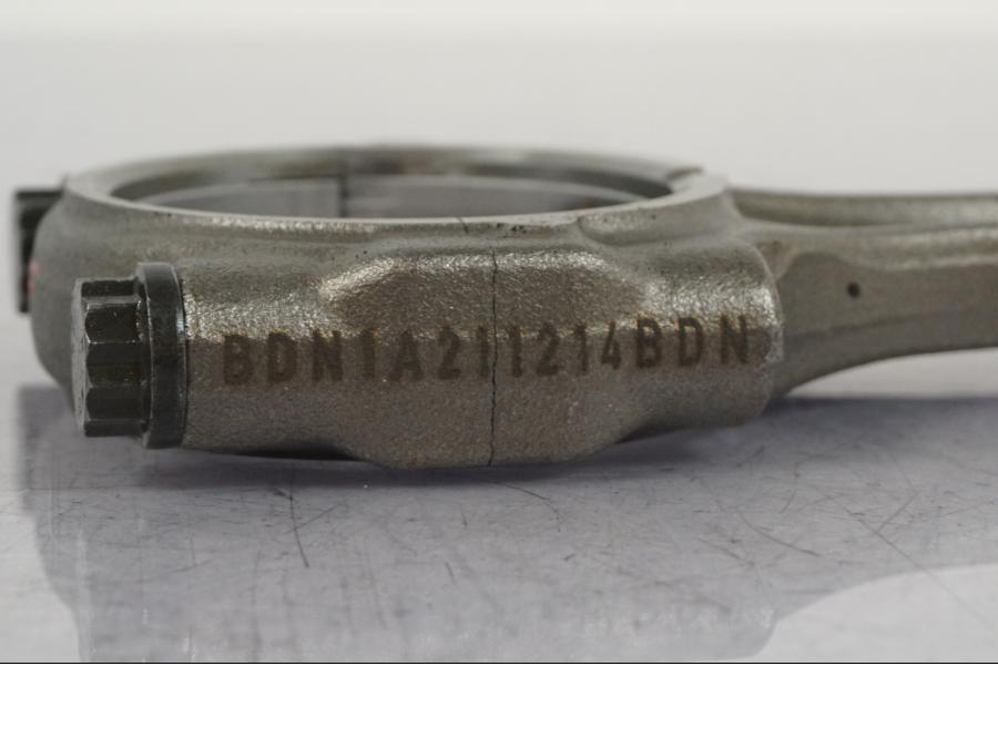 Baksidan på Vevstake från en BMW R 1250 GS -2023 motorcykel.