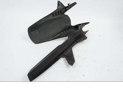 Snett nerifrån på Svingskärm från en Honda CB 650 R -2019 motorcykel.