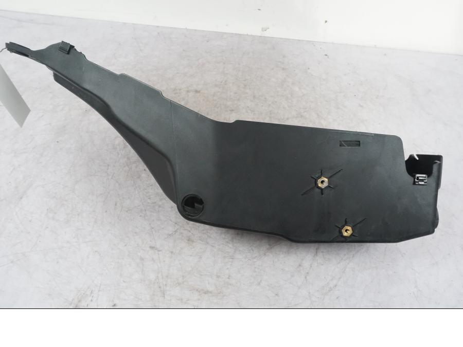 Extrabild2 på Undertail från en Ducati Multistrada V4 -2024 motorcykel.