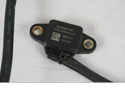 Baksidan på Växellådsgivare från en KTM 1290 Super Duke R -2018 motorcykel.