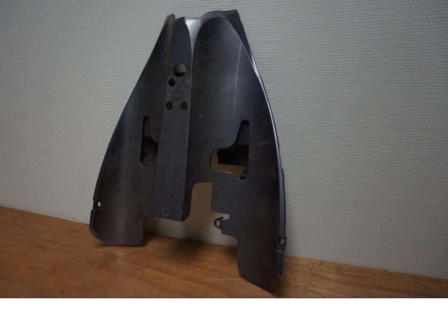 Höger sida på Undertail från en Yamaha YZF 1000 R1 -2005 motorcykel.