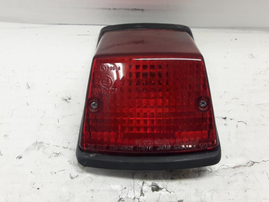 Framsidan på Baklampa från en Kawasaki KLE 500 -2001 motorcykel.