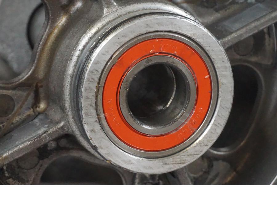 Extrabild4 på Fälg från en Kawasaki ZX-6R -2006 motorcykel.