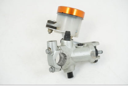 Framsidan på Bromshuvudcylinder från en KTM 990 SM -2009 motorcykel.