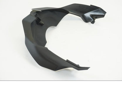 Vänster sida på Strålkastarkåpa från en Ducati Streetfighter V2 -2022 motorcykel.