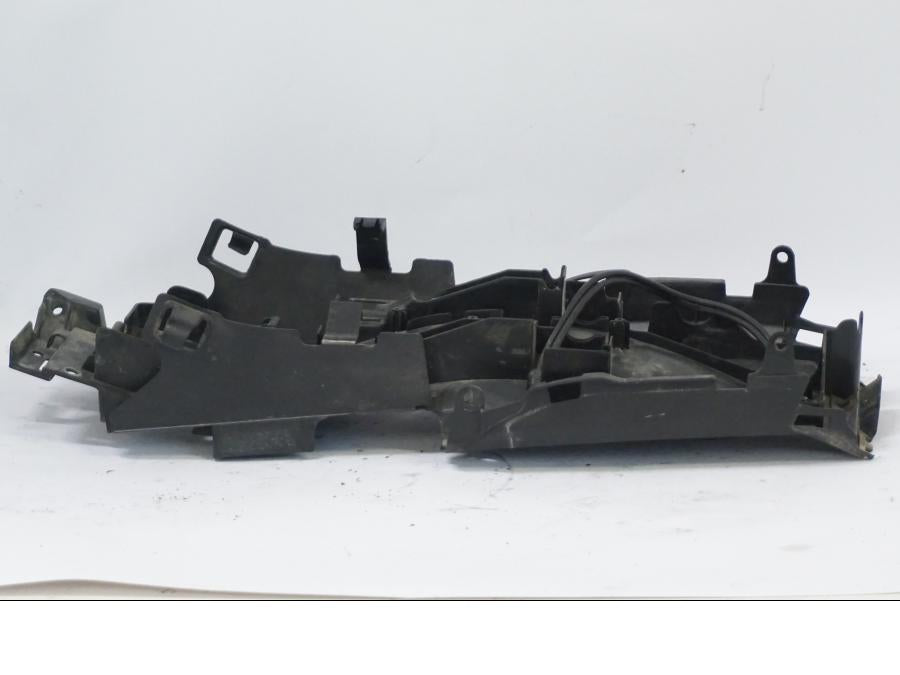 Vänster sida på Innerskärm från en Honda CB 500 X -2015 motorcykel.