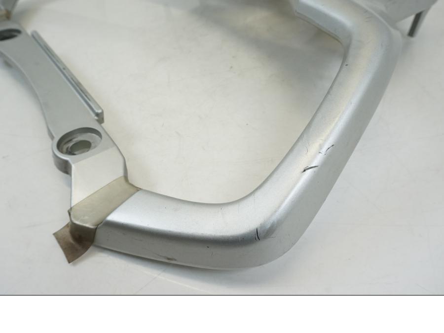 Höger sida på Passagerarhandtag från en Honda XL 1000 V -1999 motorcykel.