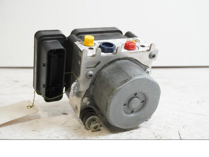 Framsidan på ABS Modulator från en BMW S 1000 RR -2010 motorcykel.