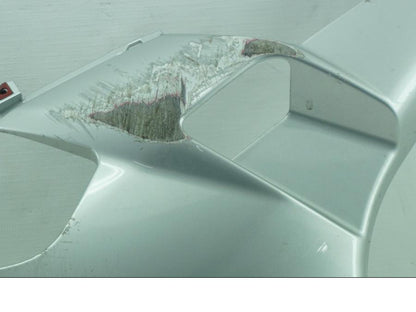 Vänster sida på Sidkåpa från en Yamaha YZF R6 -2007 motorcykel.