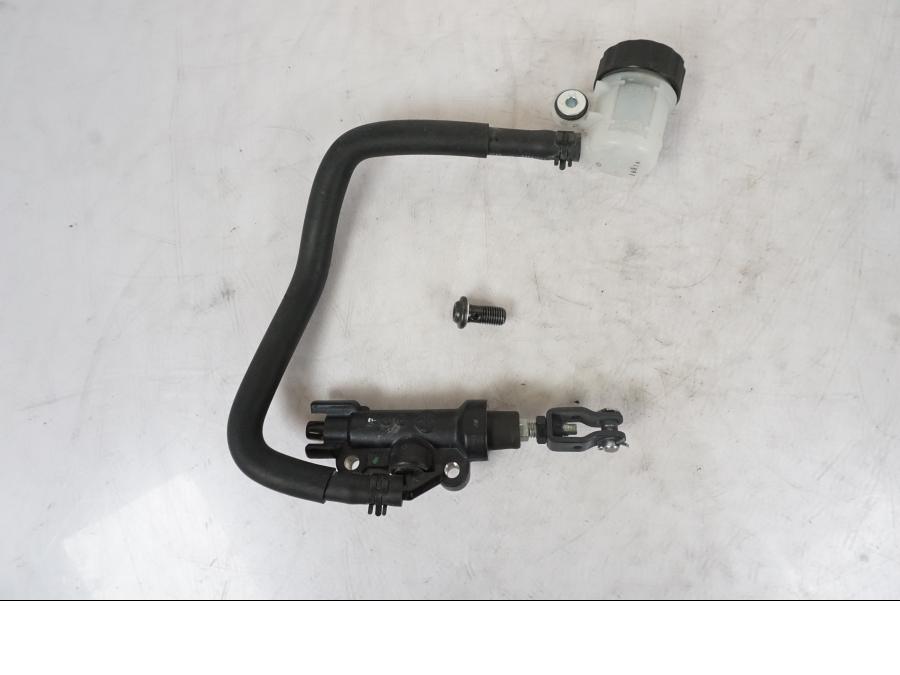 Framsidan på Bromshuvudcylinder från en Yamaha MT-09 -2020 motorcykel.