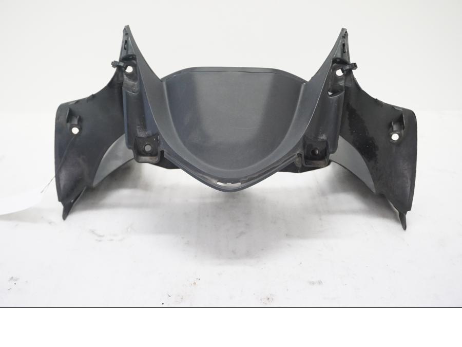 Framsidan på Instrumentpanelsfäste från en Honda CBR 500 R -2013 motorcykel.