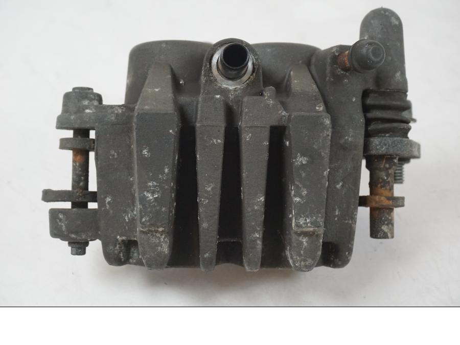 Höger sida på Bromsok från en Suzuki SV 650 S -2005 motorcykel.