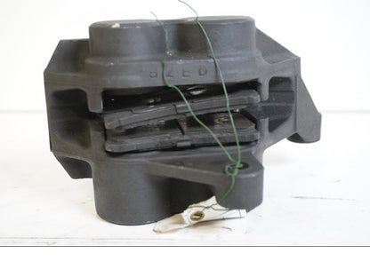 Höger sida på Bromsok från en Yamaha FZ-S 600 -1999 motorcykel.