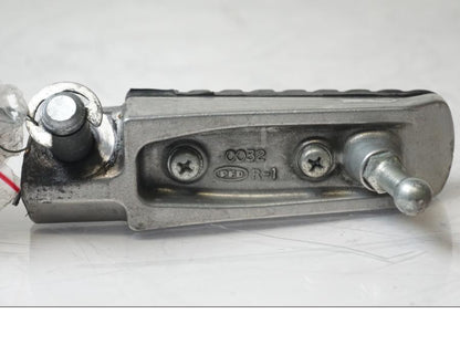 Extrabild1 på <p>Fotpinne höger fram från Kawasaki ZZR 1400 2013.</p>

<p>Skrapmärken och repor finns se bilder.</p> motorcykel.